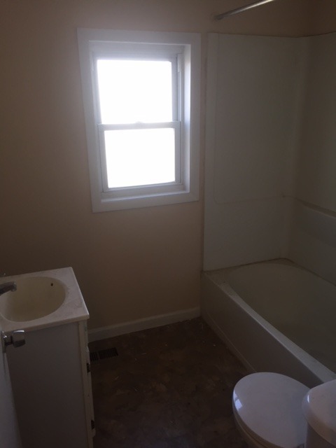 2 beds, 1 bath, $1,000