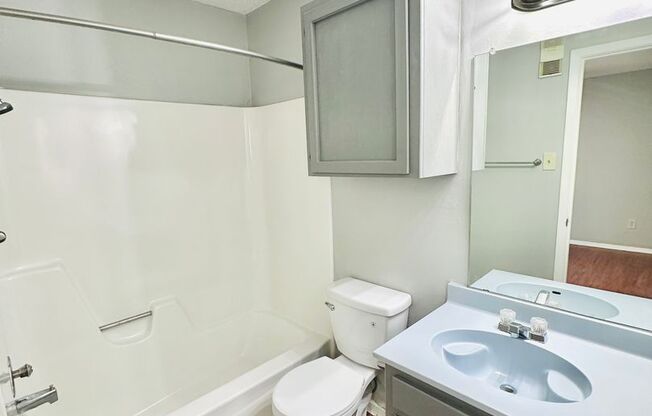 Studio, 1 bath, 500 sqft, $750, Unit 107