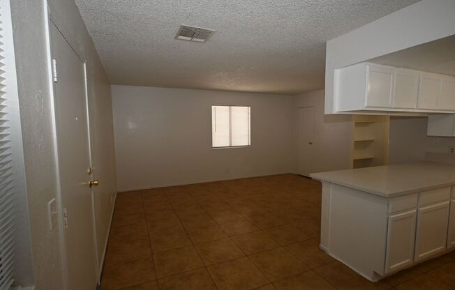 302 Eastminister -RECENTLY REMOMDELED KITCHEN - 2 BED Apartment -Downstairs -  NO PETS -