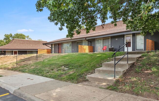 2 beds, 1 bath, 764 sqft, $875, Unit 57B