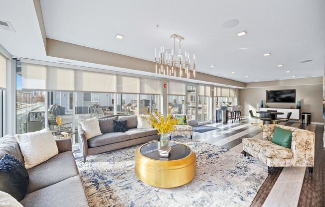 Studio, 1 bath, 460 sqft, $1,250, Unit 411