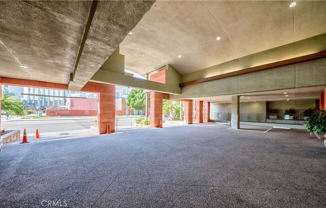 2 beds, 2 baths, 1,042 sqft, $3,600