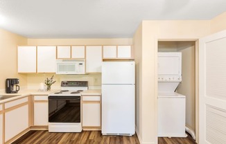 Kitchen at Silver Lake Apartments