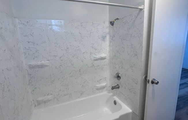 1 bed, 1 bath, 645 sqft, $1,500, Unit B-10