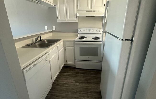 1 bed, 1 bath, 648 sqft, $925, Unit Melrose 303-Melrose-303 O