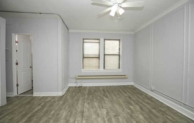 4735 Beacon