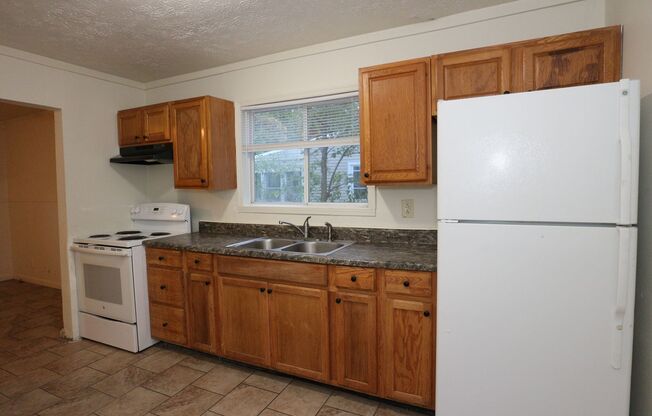 3 beds, 1 bath, $1,200