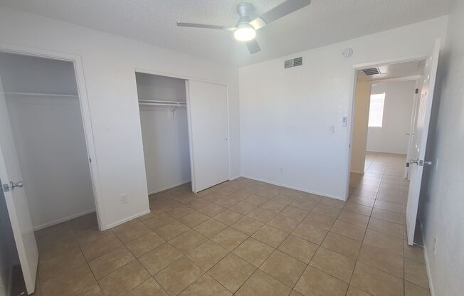 2 beds, 1 bath, 800 sqft, $1,095, Unit 240