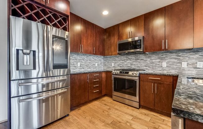 2 beds, 2.5 baths, $3,300, Unit UNIT 123