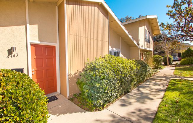 Elegantly Upgraded 2 Bed/1 Bath Condo in UTC with Private Patio/Washer & Dryer! Reduced Deposit $1500!