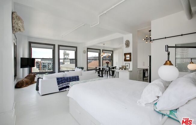 1 bed, 1 bath, 1,040 sqft, $2,750, Unit 502