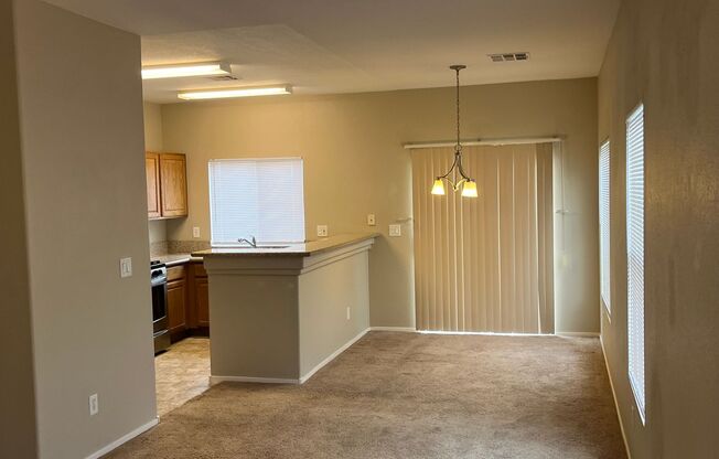 Beautiful Henderson 2 Bedroom Townhouse!