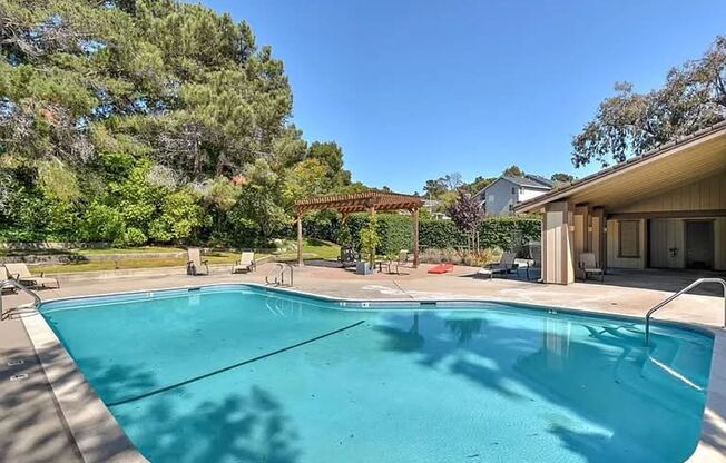 3 beds, 2.5 baths, $6,895