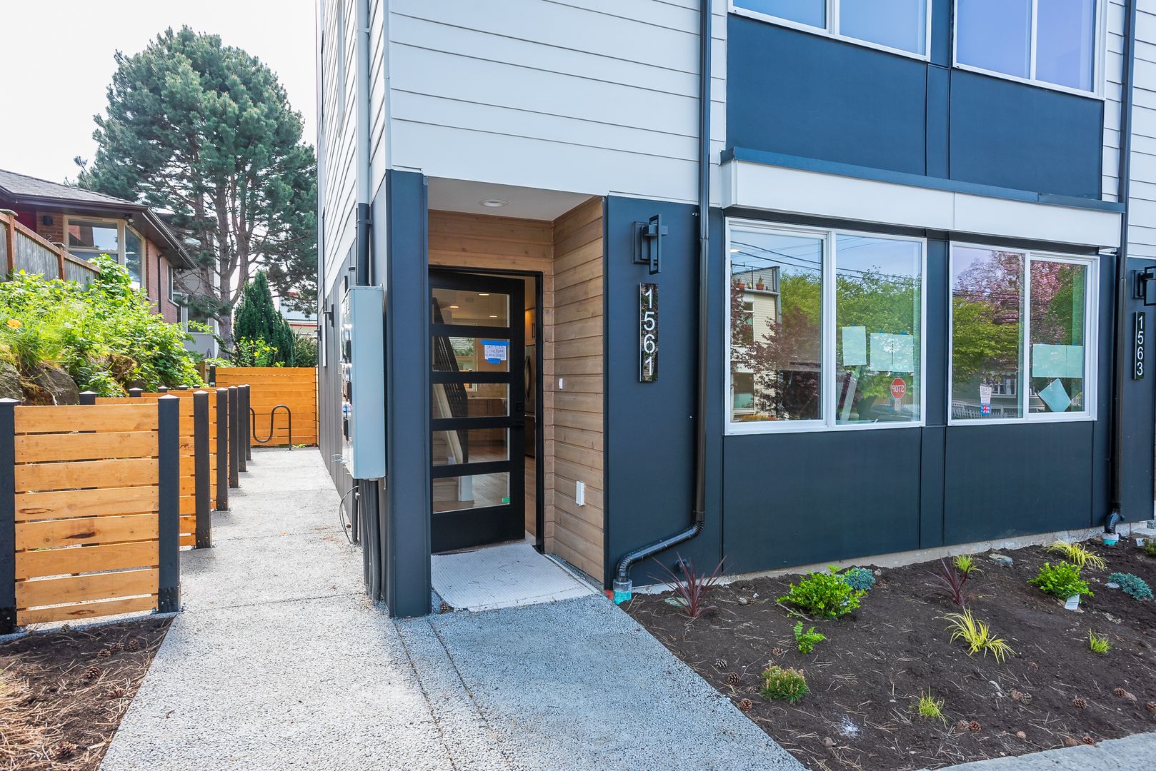 New Modern Ballard Townhouse | 3BR/2BA | Private Patio & Backyard