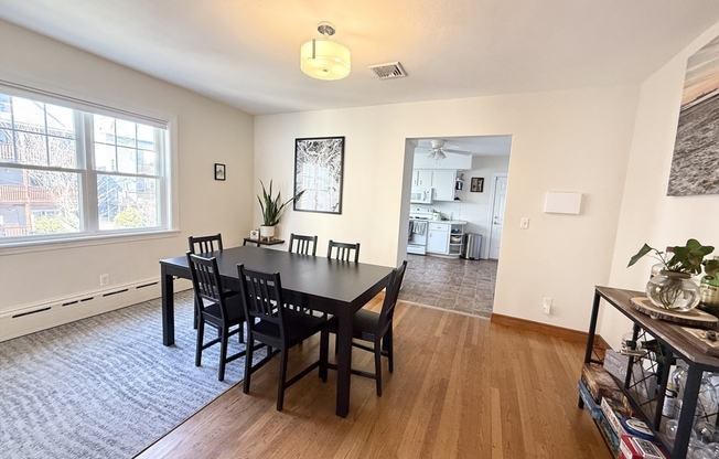 920 E 4 ST