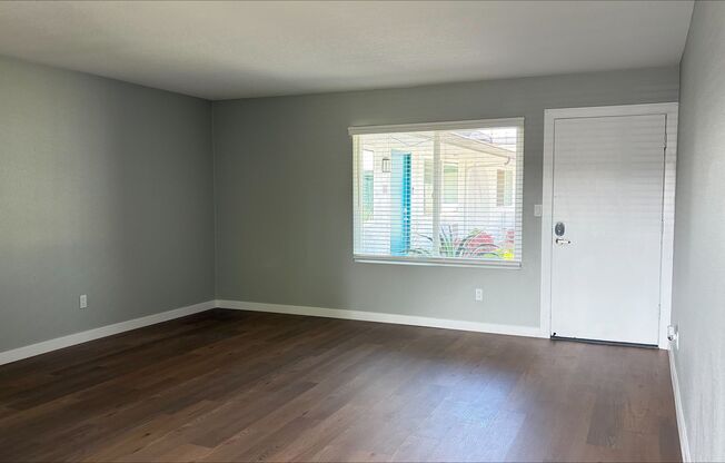 3 beds, 2 baths, 1,125 sqft, $3,350, Unit 82