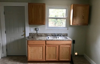 2 beds, 1 bath, $1,250