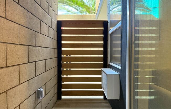 Studio, 1 bath, $2,295