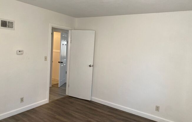 2 beds, 1 bath, $700