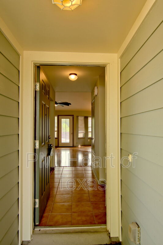 2203 CORBIN WAY