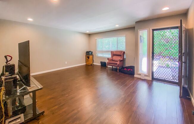 Two-Story 3 Bed, 2.5 Bath with Large Bonus Room in Tierrasanta