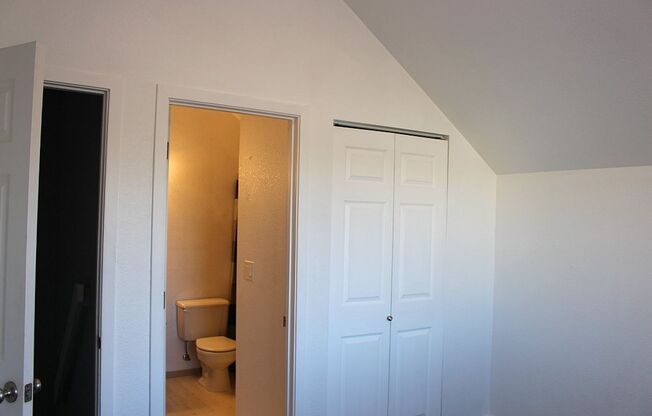 2 beds, 2 baths, $1,695, Unit # Q 26