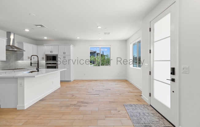 2121 W SONORAN DR