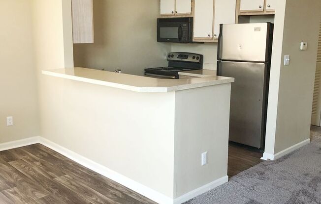 1 bed, 1 bath, 761 sqft, $1,118, Unit 8456f