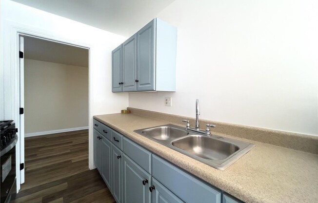 1 bed, 1 bath, 480 sqft, $1,600, Unit B