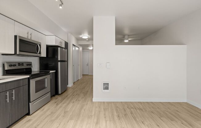 1 bed, 1 bath, 667 sqft, $2,025, Unit 225