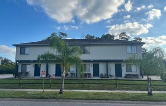 GREAT 2/2.5 Townhome Near UCF! Available Now!