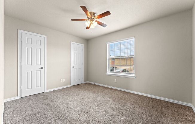 2 beds, 1 bath, 824 sqft, $1,015, Unit 3602A