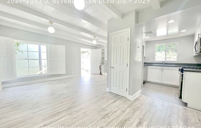 2027-2033 S. Beverly Glen Blvd