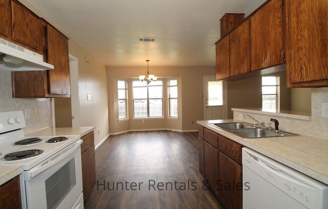 4 beds, 2 baths, $1,595