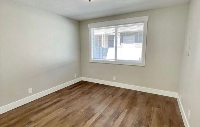 2 beds, 1 bath, $1,295