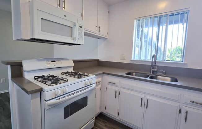 2 beds, 2 baths, 1,100 sqft, $2,398, Unit 201