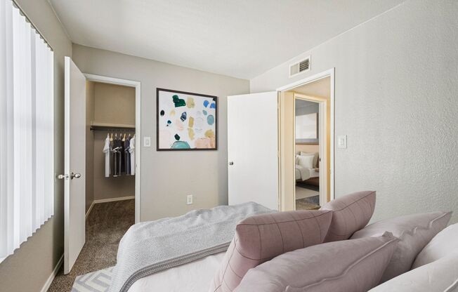 3 beds, 2 baths, 1,140 sqft, $1,649, Unit 2050