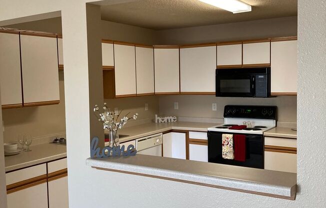 2 beds, 2 baths, 972 sqft, $1,420, Unit 2112-204