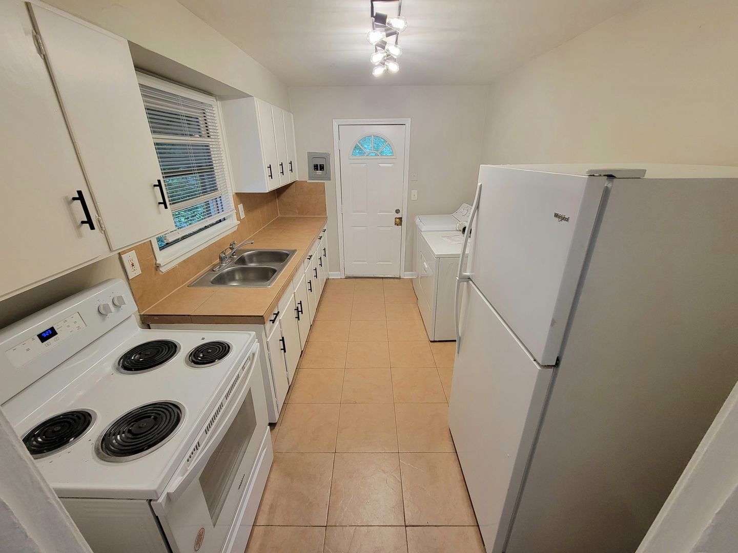 Charming 3 Bedroom Home Just Outside Uptown!
