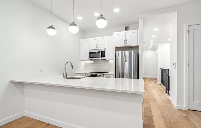 256 6 AVE