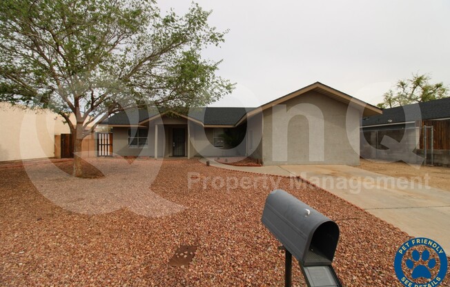1224 E HUNTINGTON DR