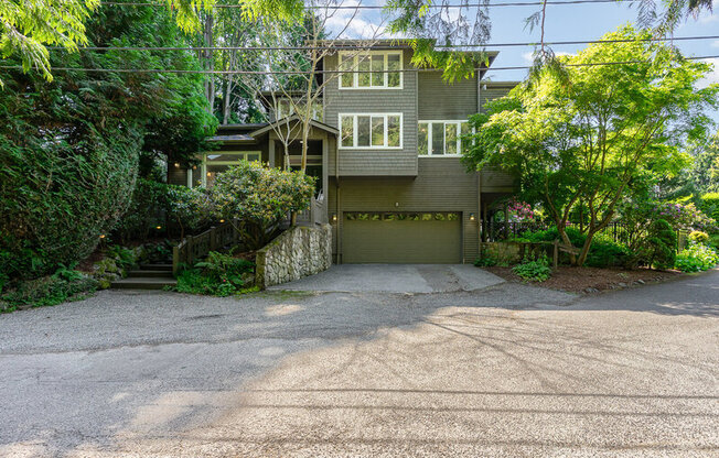 5443 45 AVE W