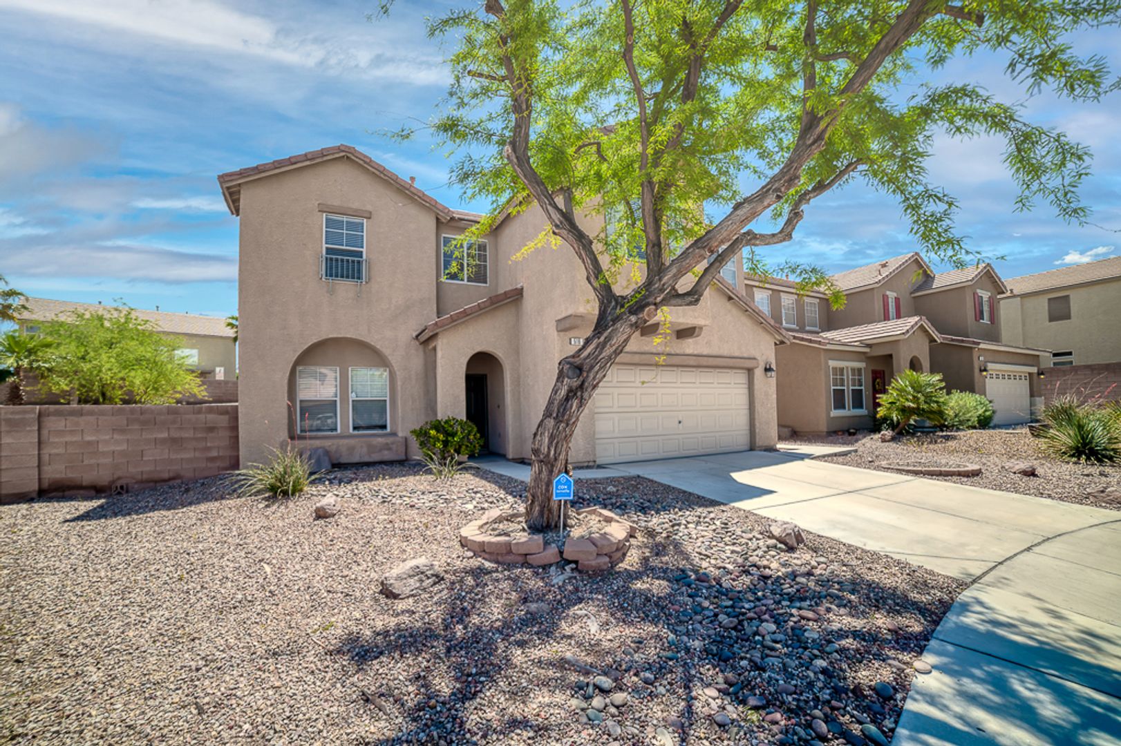 MOVE IN READY 2-STORY 3-BEDROOM HOME IN HENDERSON!