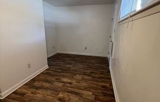 1 bed, 1 bath, 575 sqft, $725, Unit II 13