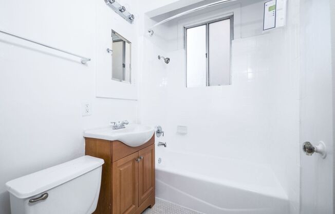 1 bed, 1 bath, $1,925, Unit 119#538½