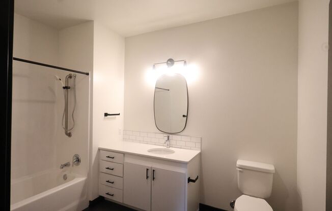 1 bed, 1 bath, 624 sqft, $1,400, Unit 733 ADA