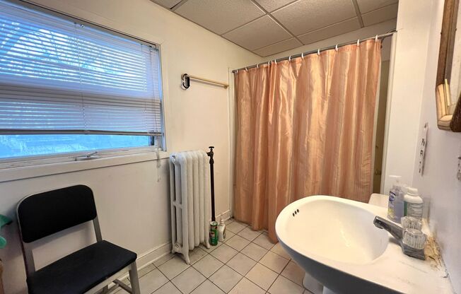 Studio, 1 bath, $725, Unit A1134-5