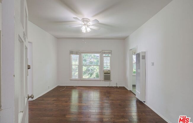 963 N Doheny Residences