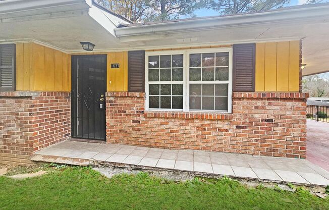 Spacious 3-Bedroom, 1.5 Bath home off I-285 & Bolton Rd - Housing Vouchers Accepted