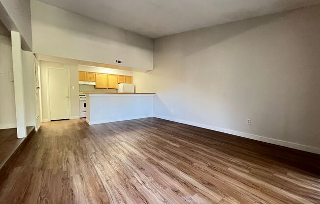 Studio, 1 bath, 575 sqft, $1,201, Unit OCR-210